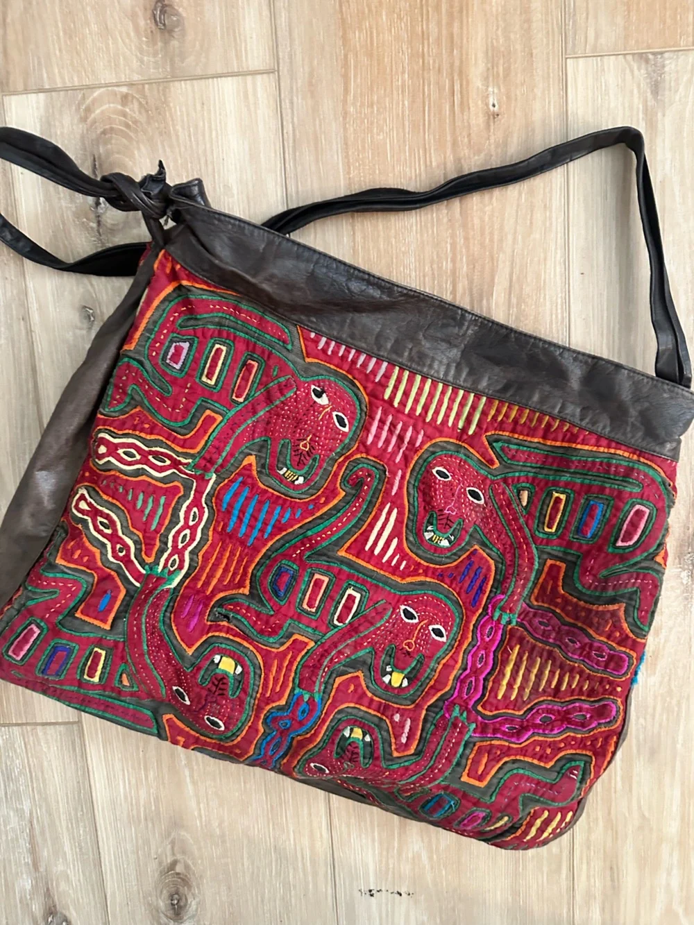 Guna Artisans Mola Textile Design Hobo Purse